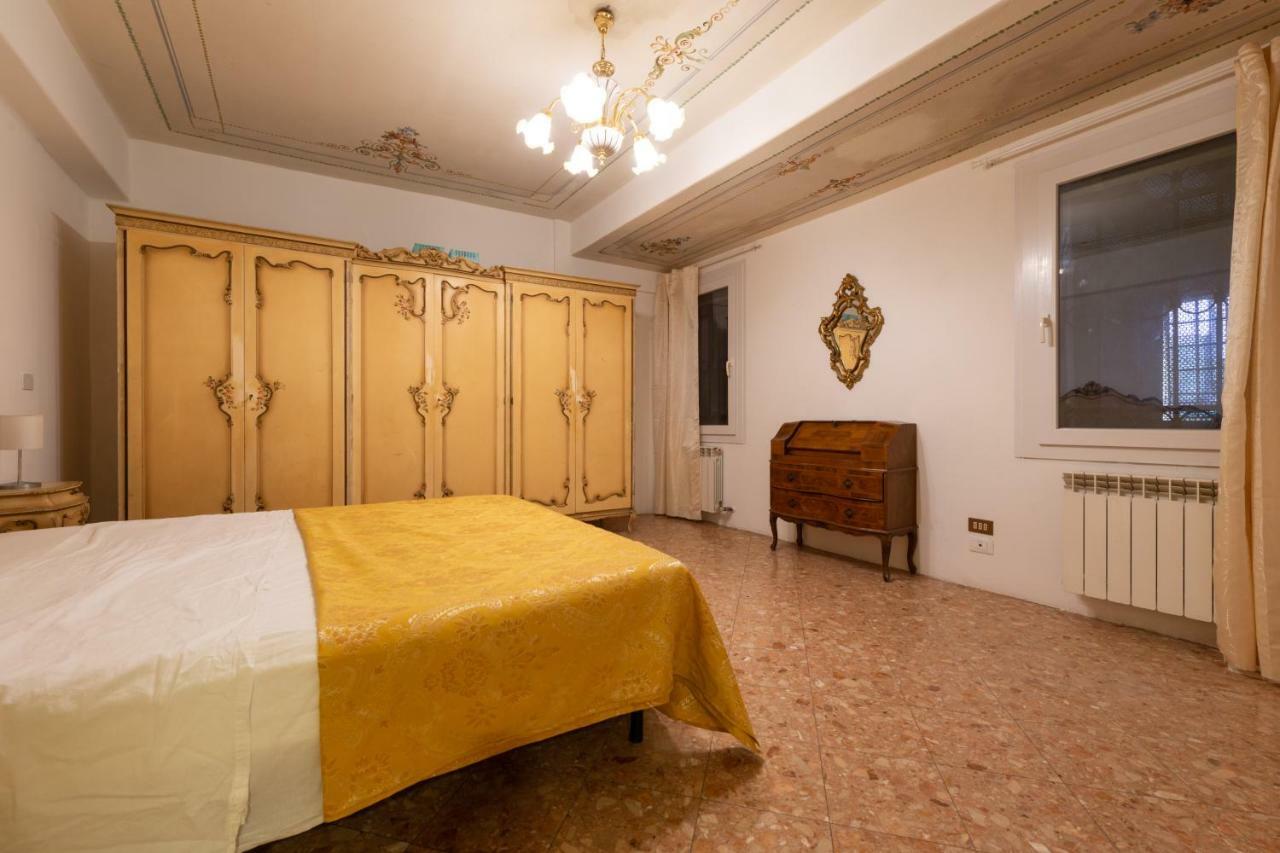 Historical Home In Venice Center Екстер'єр фото