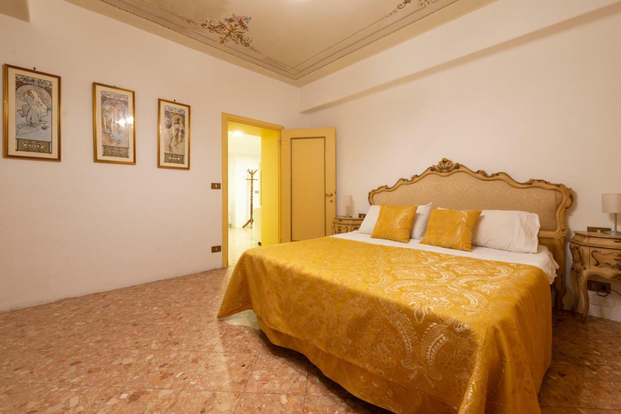 Historical Home In Venice Center Екстер'єр фото